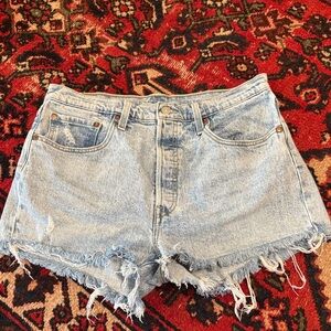 501 Distressed Levi’s